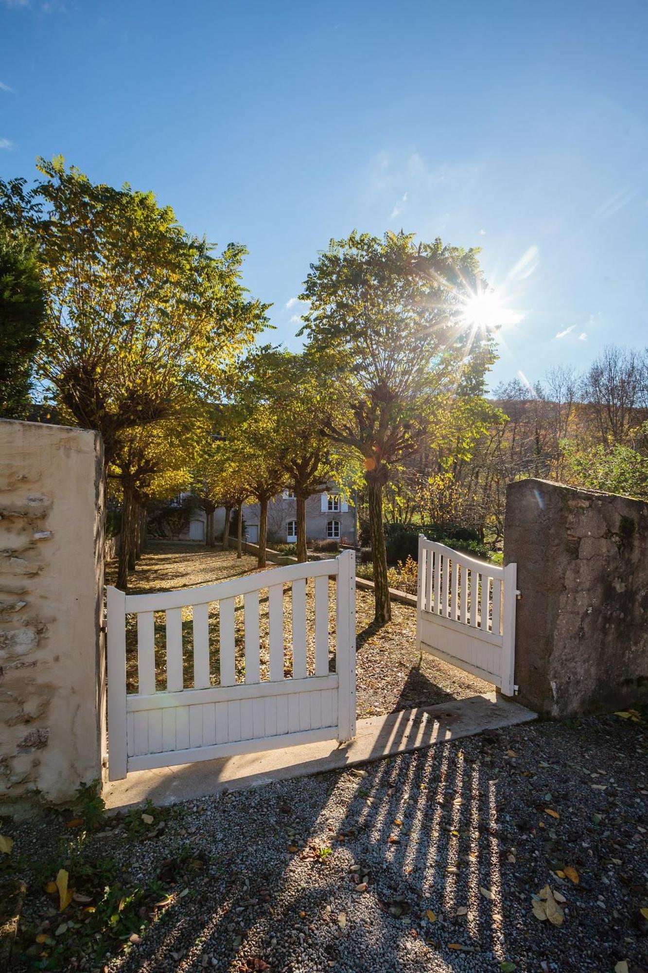 Апартаменты L'Annexe Du Moulin Renaudiots Отён Экстерьер фото